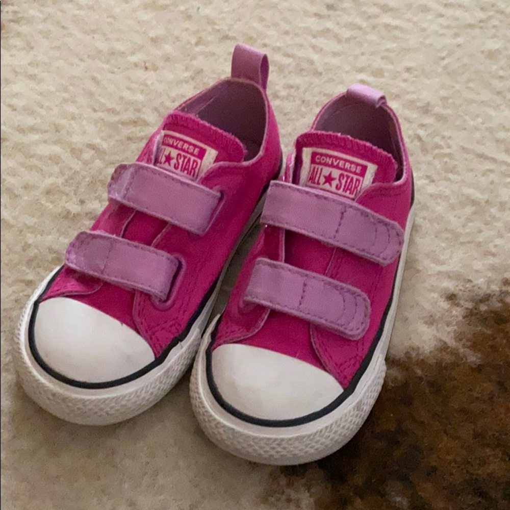 Converse size 7